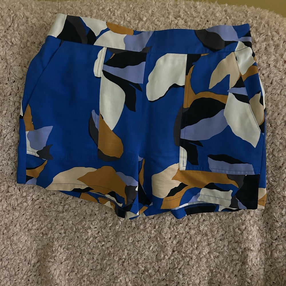 Nine West Botanical Patterned Shorts